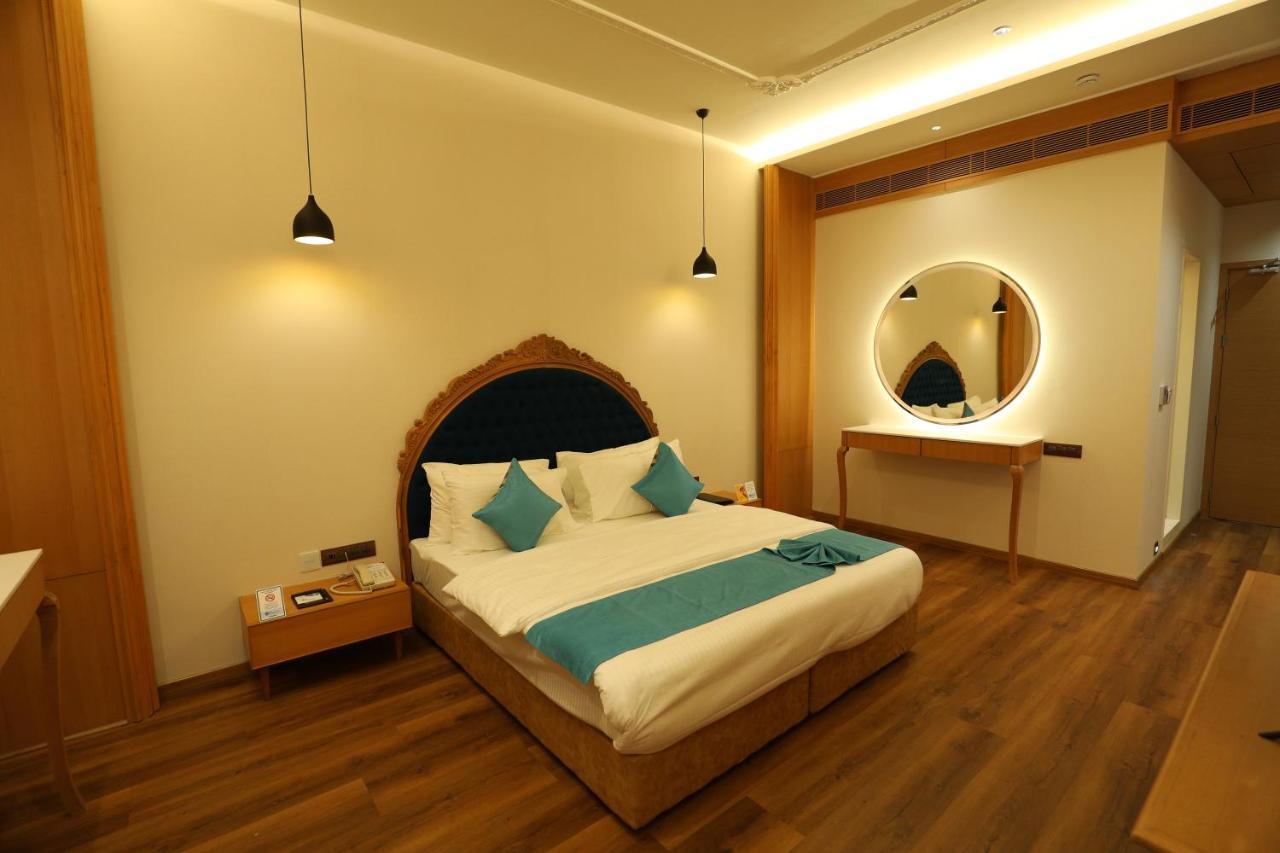 Hotel Blueivy Ānand Eksteriør billede